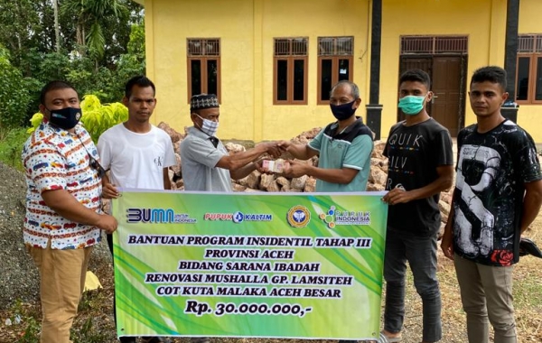 PIM Serahkan Bantuan Sebesar 55 Juta Rupiah untuk Sarana Ibadah & Olahraga